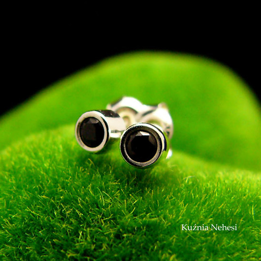 kolczyki srebrne Kolczyki ze Spinelem - Kropeczki - Srebro Spinel