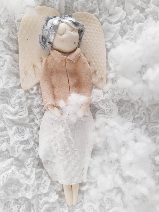 Ozdoby na ścianę Anioł na dzień babci i dziadka z intencją opieki.