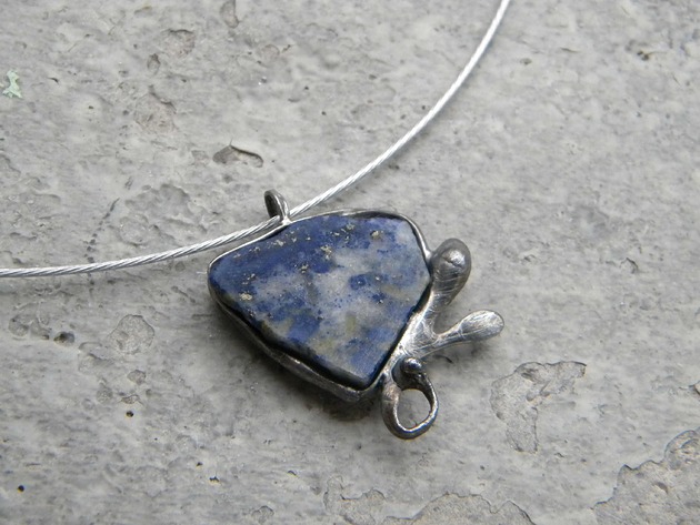 srebrne naszyjniki Surowy lapis lazuli    - naszyjnik
