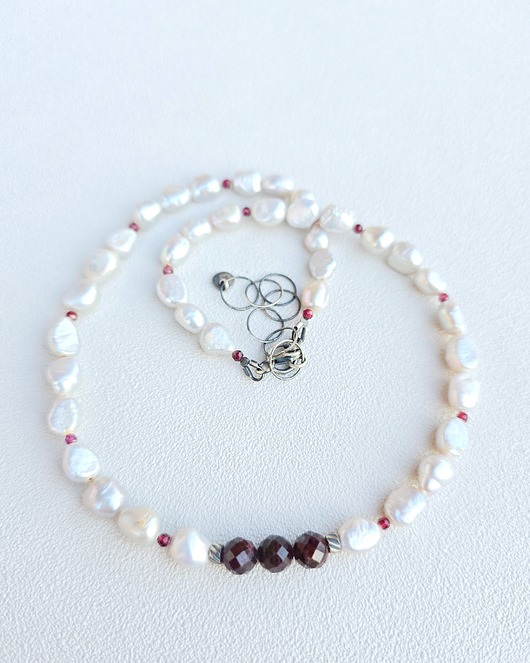 srebrne naszyjniki Szare Perły z Burgundowym Akcentem