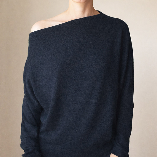 swetry damskie  Asymetryczny Sweterek trapez czarny