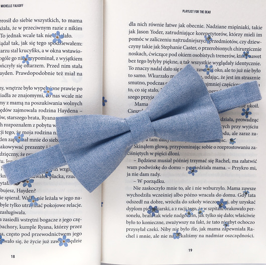 Trueblue. Błękitna mucha Maja Allure