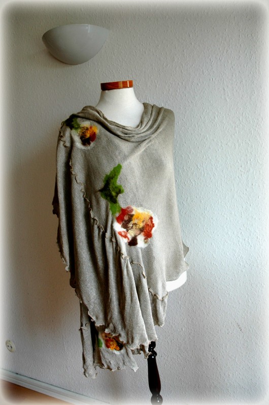  Grey shawl  malowane lnem