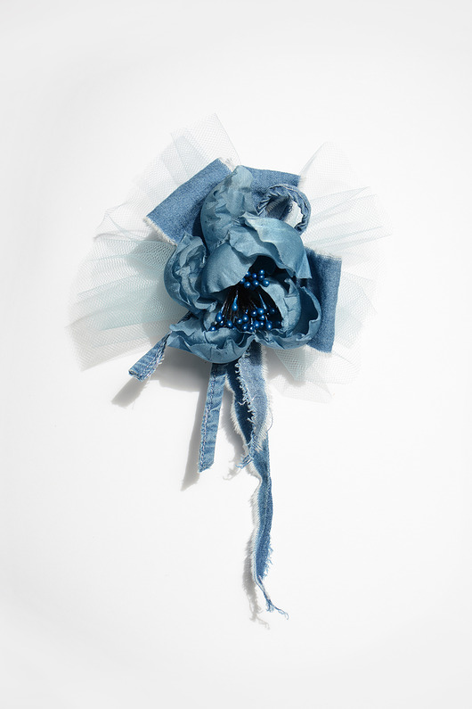 broszki Broszka w kolorze jeansowego błękitu