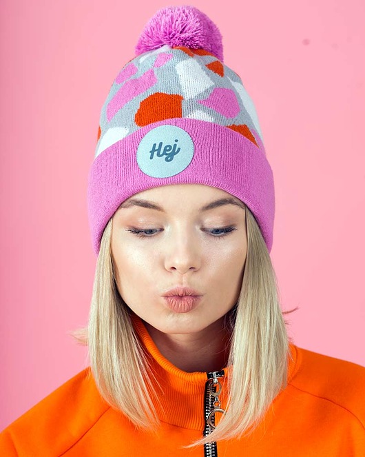 czapki damskie Czapka z pomponem HEJ