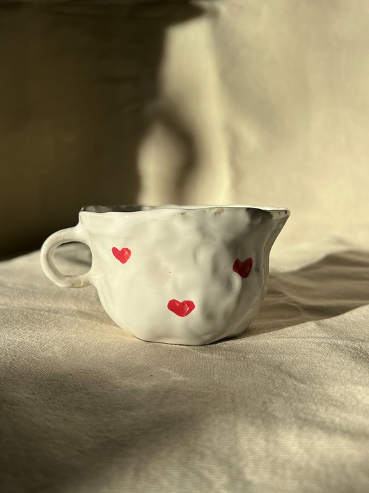 kubki Filiżanka ceramiczna biała w serduszka