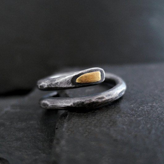 pierścionki srebrne Złoty akcent - regulowany pierścionek srebrny