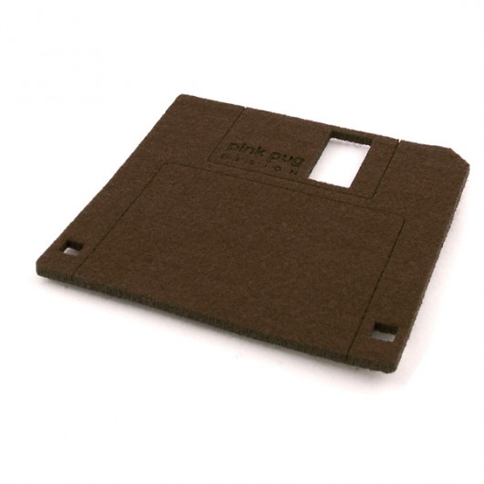 DATA STORAGE - dyskietka filc brąz Pink Pug Design