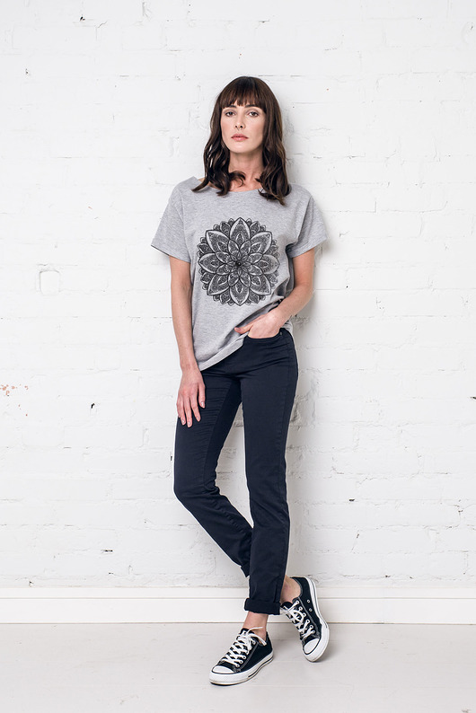 INDIA FLOWER Oversize T-shirt GAU great as You