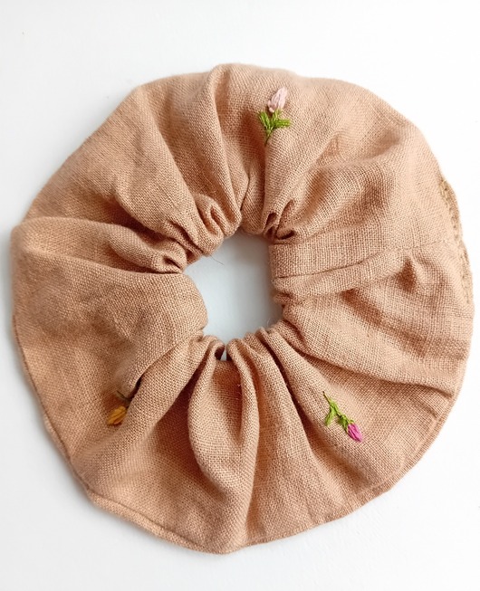 gumki do włosów Kwiecista gumka do włosów ręcznie haftowana