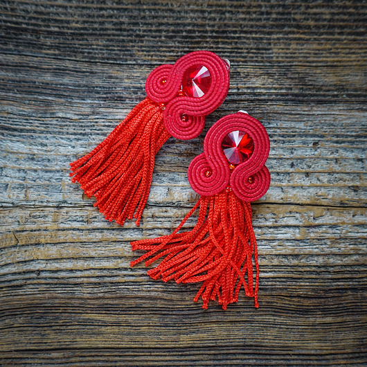 klipsy Etniczne klipsy soutache z frędzlami- czerwone