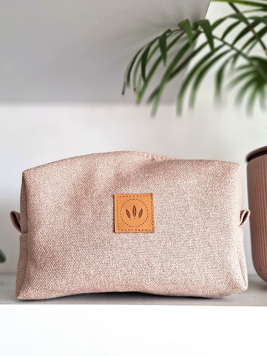 kosmetyczki Kosmetyczka z różowej 'lnianej' plecionki