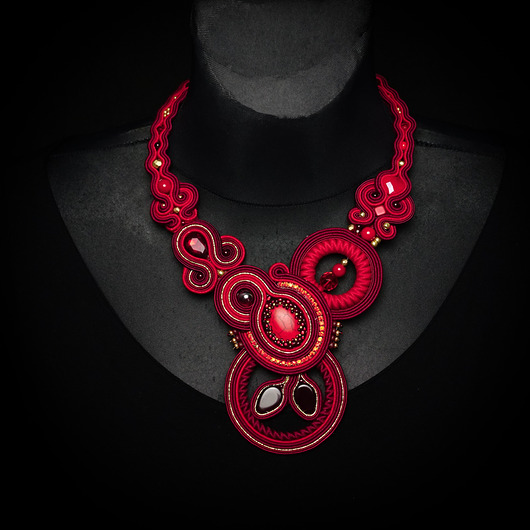 kolie Paloma- burgundowo- czerwony naszyjnik soutache