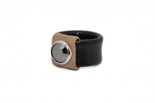 Leather Ring with Black kryształ Swarovski Crystal Joccos Design