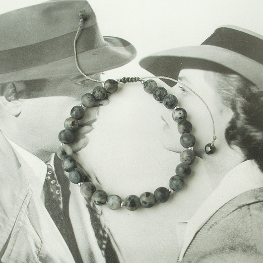 bransoletki na sznurku Szare kamienie Bransoletka z regulacją