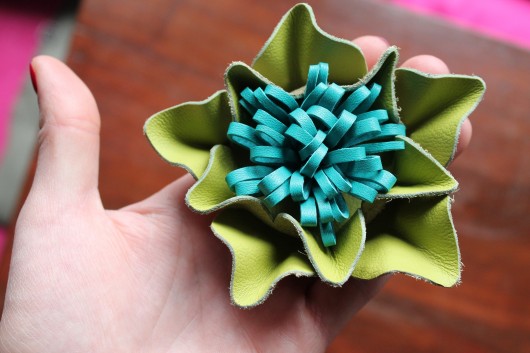Broszka,Leather Green MAY