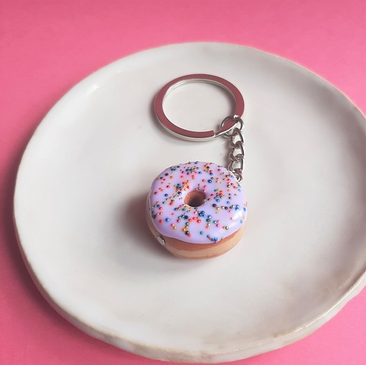 Brelok donut we wrzosowej polewie Wypieczone
