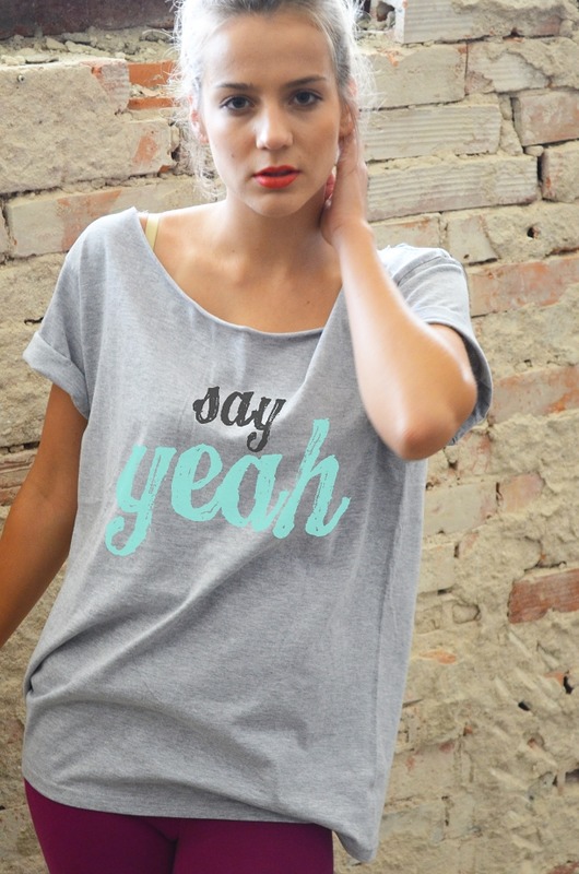 SAY YEAH Oversize T-shirt GAU great as You