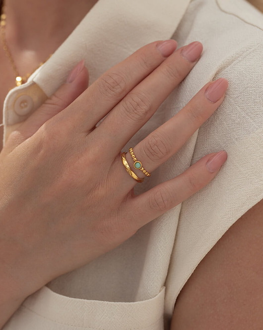 pierścionki złote Regulowany złoty pierścionek z kamieniem ze stali chirurgicznej pozłacany 18k