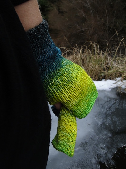 ombre z neonem / mitenki zielone agat handmade