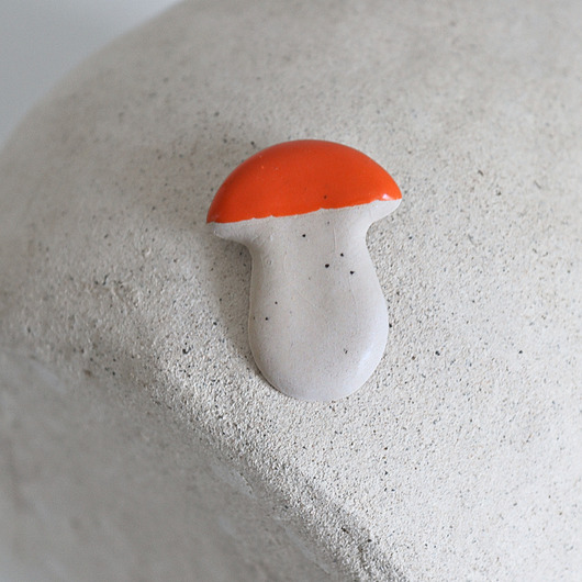 broszki Ceramiczna broszka grzybek