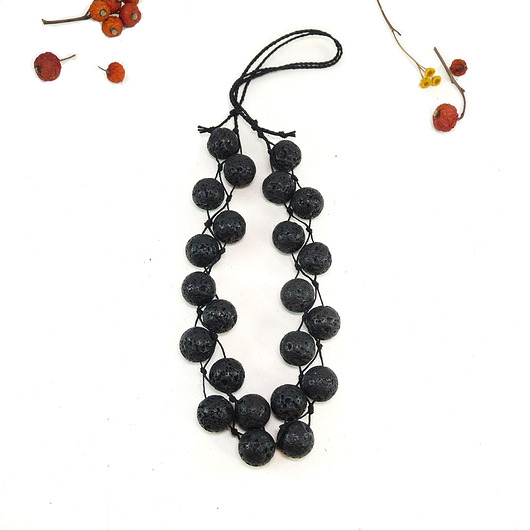 korale LaWinowo naszyjnik z kulami czarnej lawy