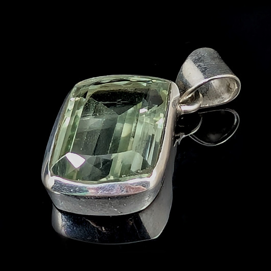 wisiory Geometryczny z zielonym ametystem