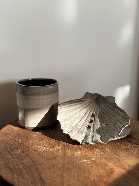 mydelniczki Zestaw Łazienkowy z Owalną Mydelniczką Muszlą z Odpływem Szary