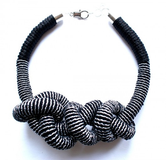 Zasupłany w czerni i srebrze Republika jewelry