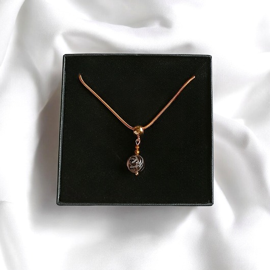 chokery Uroczy naszyjnik: różyczka : RZEŹBIONY kwarc dymny : wyjątkowy prezent