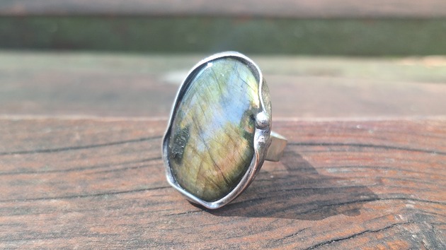 pierścionki - różne Złoto zielony - pierścionek regulowany