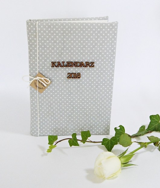 KALENDARZ NA 2018 " SZARY W KROPKI" Albumy ARandHOME