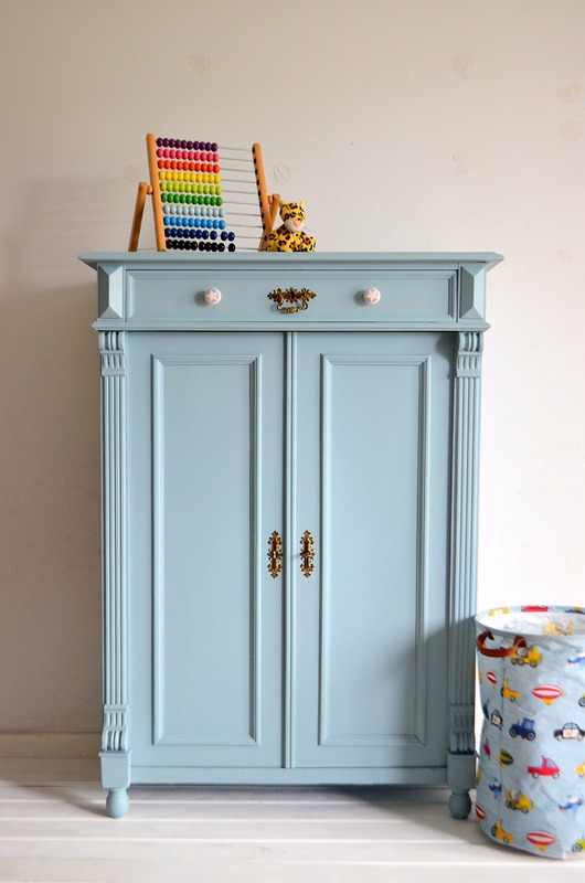 meble do pokoju dziecka Bieliźniarka szafa dziecięca kolory