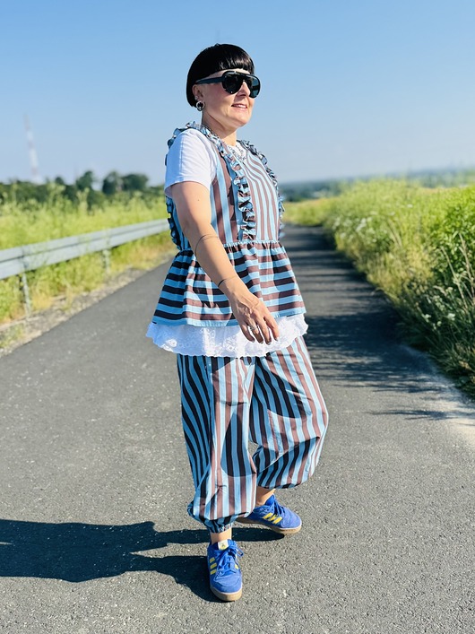spodnie materiałowe damskie Balloon pants w paski n/b