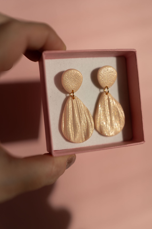 kolczyki z masy plastycznej Kolczyki listki z fakturą