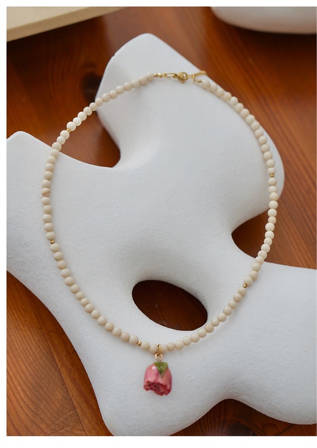 korale Naszyjnik z różą i jaspisem