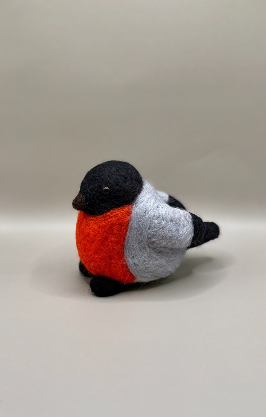 figurki i rzeźby Figurka filcowana: ptaszek - gil
