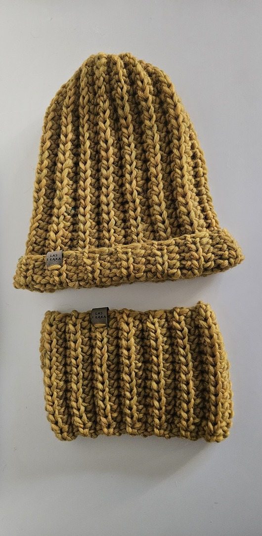 czapki damskie Komplet wełniany w kolorze curry