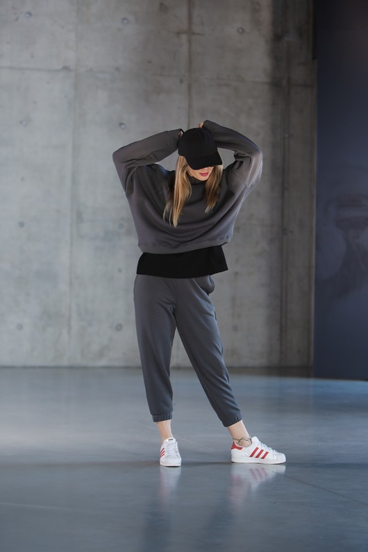 spodnie dresowe damskie Spodnie dresowe THE GREY o kroju marchewkowym Unisex