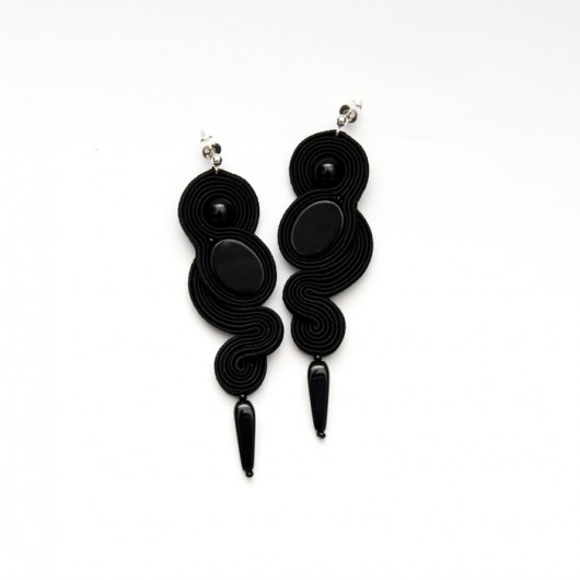 Soutache: kolczyki czarne sztyfty snake maanuela