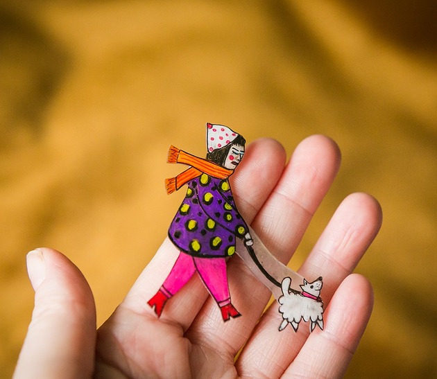 broszki Broszka spacer z pieskiem