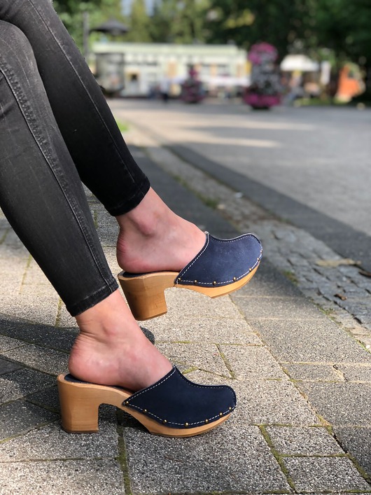 sandały i klapki damskie Drewniaki na obcasie ze skóry naturalnej i drewna