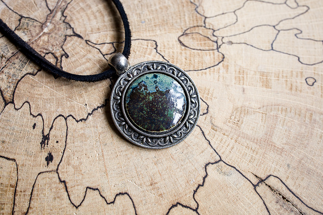 naszyjniki - inne Naszyjnik ceramiczny w oprawie