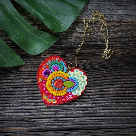 Kolekcja Frida - wisior kolorowe serce Fridy Mró Soutache