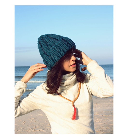 Czapka beanie  z wełną w kolorze morskim Mademoiselle Patrini
