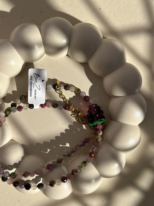 chokery Naszyjnik choker owocowy z turmalinem