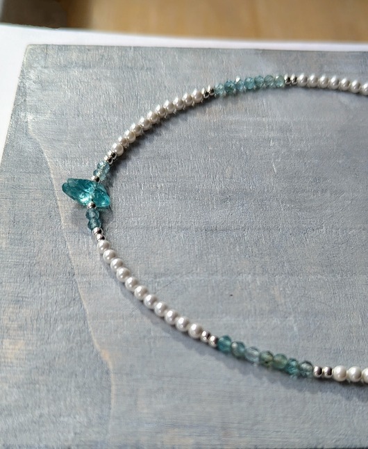 naszyjniki - inne Kolia perełkowa z apatytem