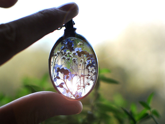 wisiory Wisiorek z gipsówką i niezapominajkami