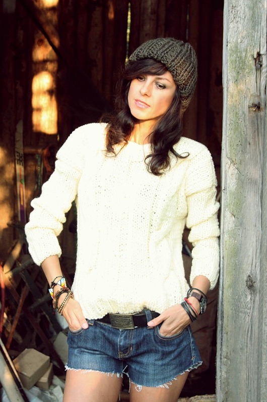 Sweter ecru  z wełną handmade Mademoiselle Patrini