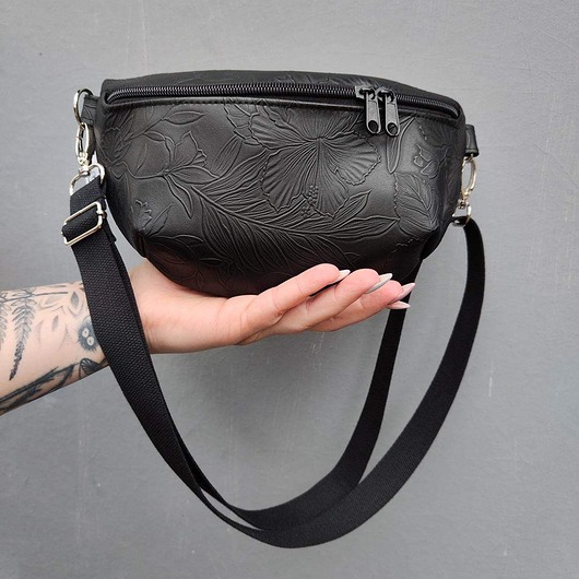 saszetka nerka Nerka półksiężyc tłoczona